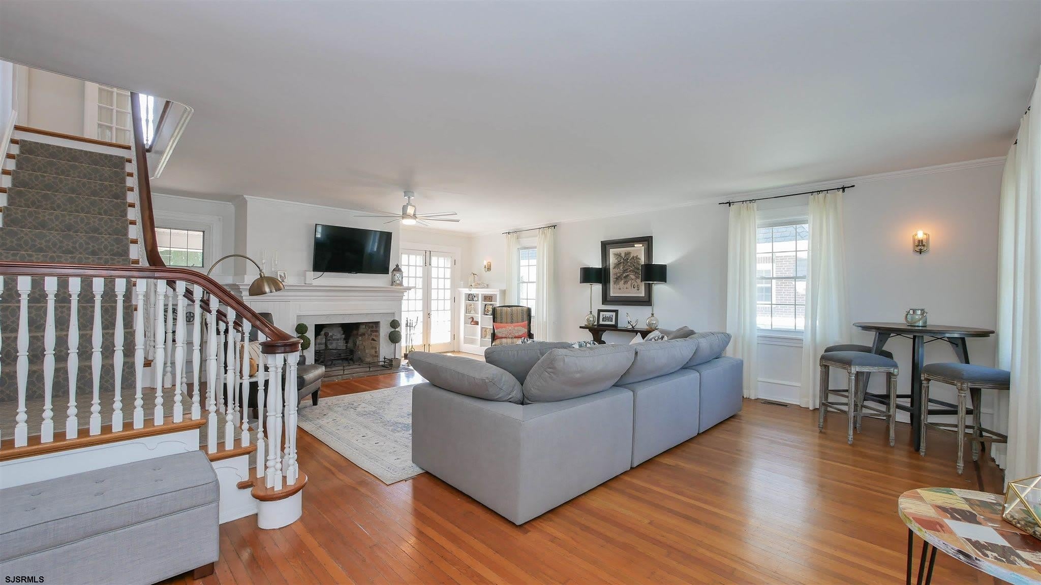 6104 Ventnor Ave – photo 3