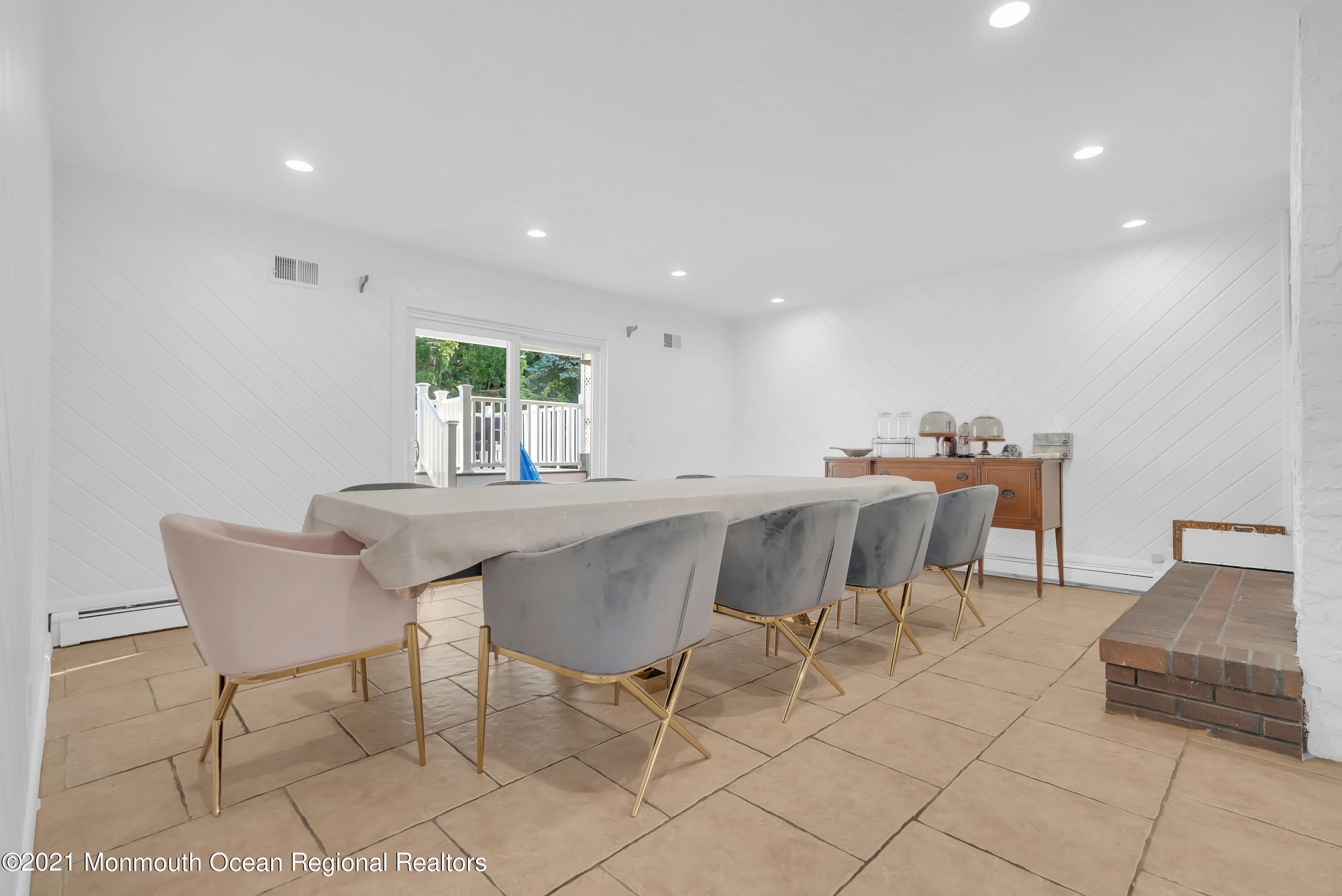45 Roslyn Court – photo 4