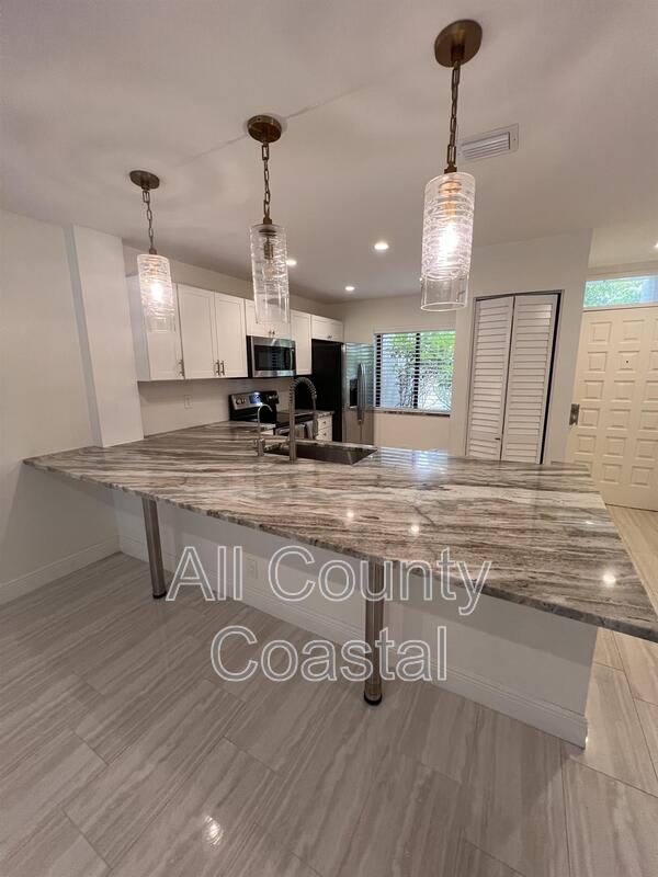 2500 Presidential Way Apt 103 – photo 4