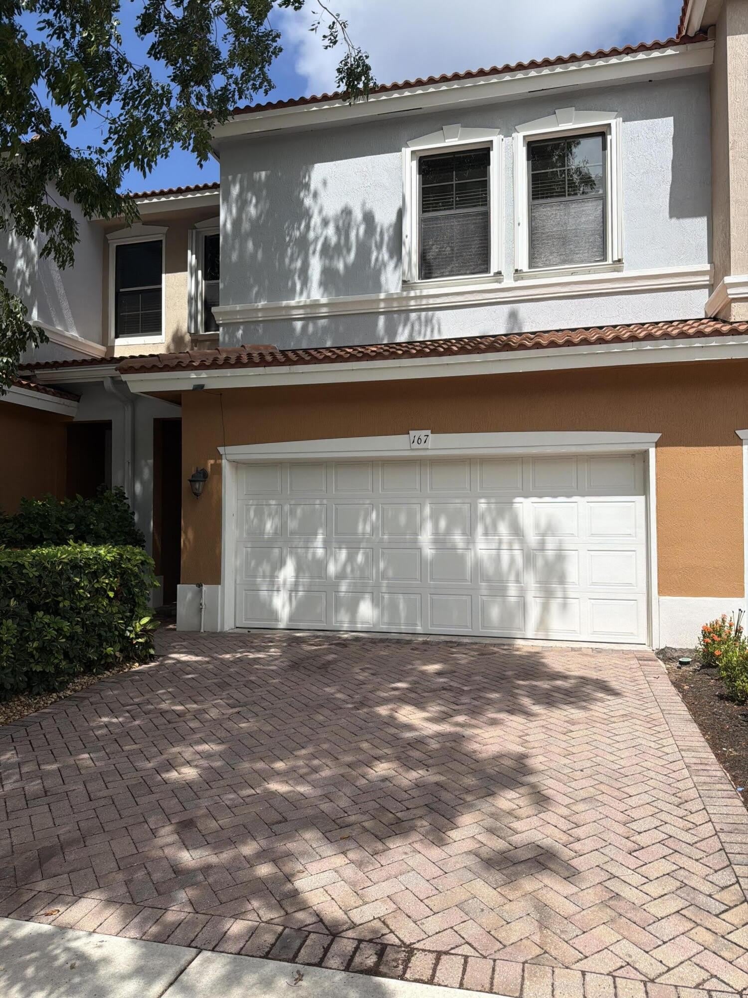 167 Gramercy Square Drive – photo 1
