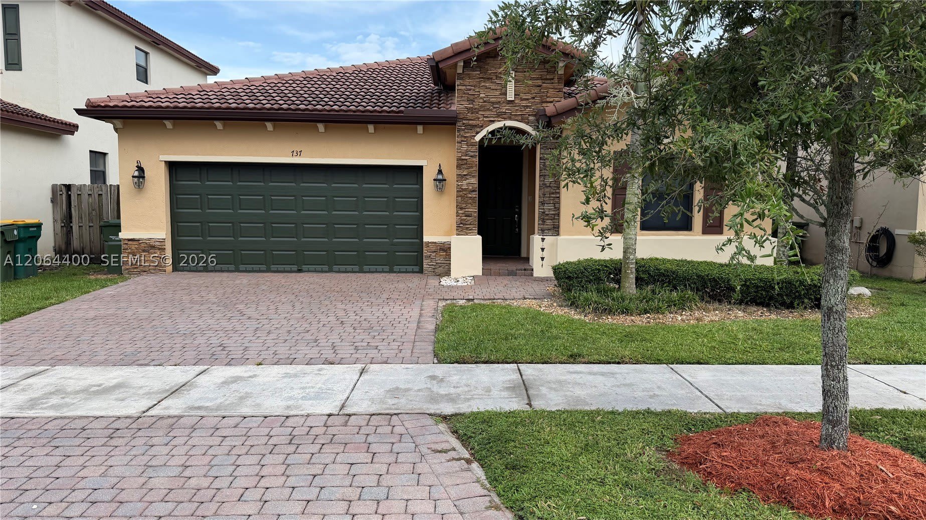 737 SE 37th Pl – photo 1
