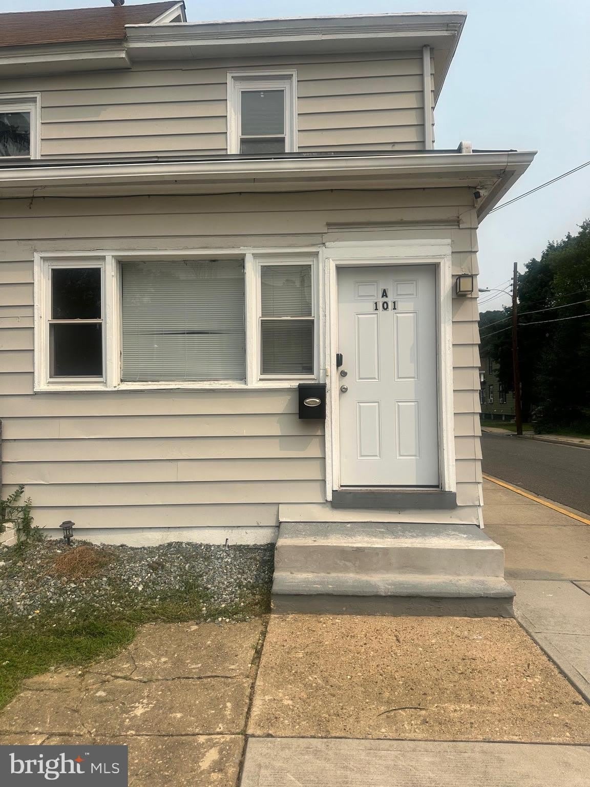 101 W BUCK Street – photo 1