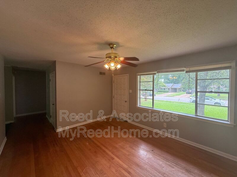 4210 Kerwin Drive – photo 4