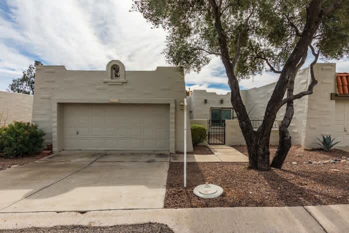 7420 East Wandering Road – photo 2