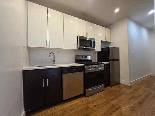 17 West 125th Street – photo 1
