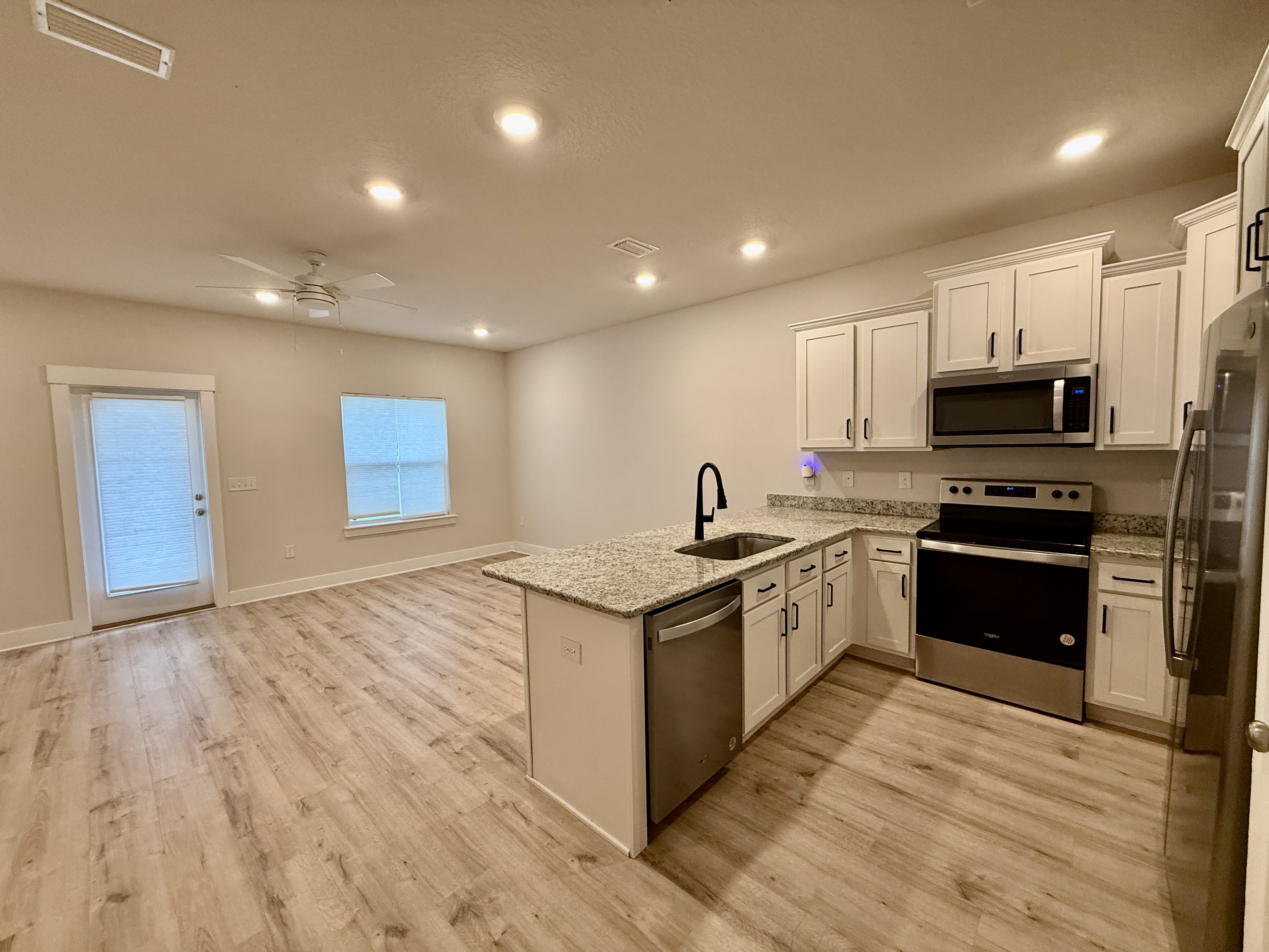 1471 Iroquois Ct – photo 4