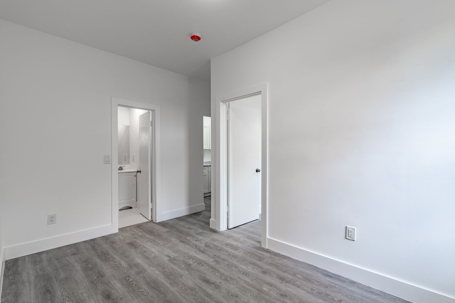 2961 Sw 5Th St – photo 4