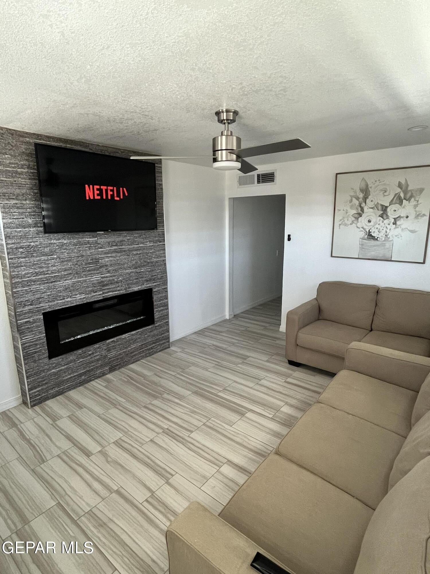 4317 E Yandell Drive – photo 3