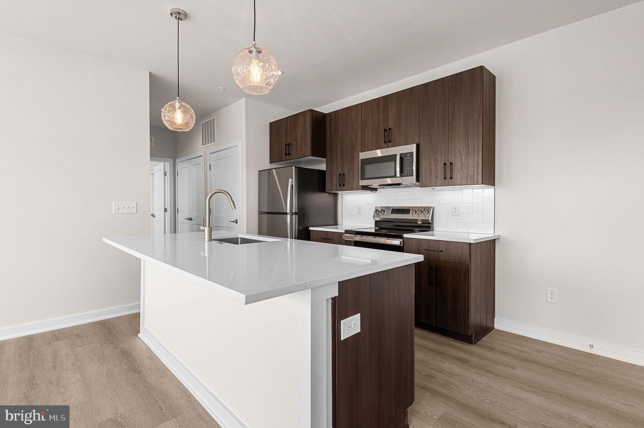 26 S York Road – photo 2