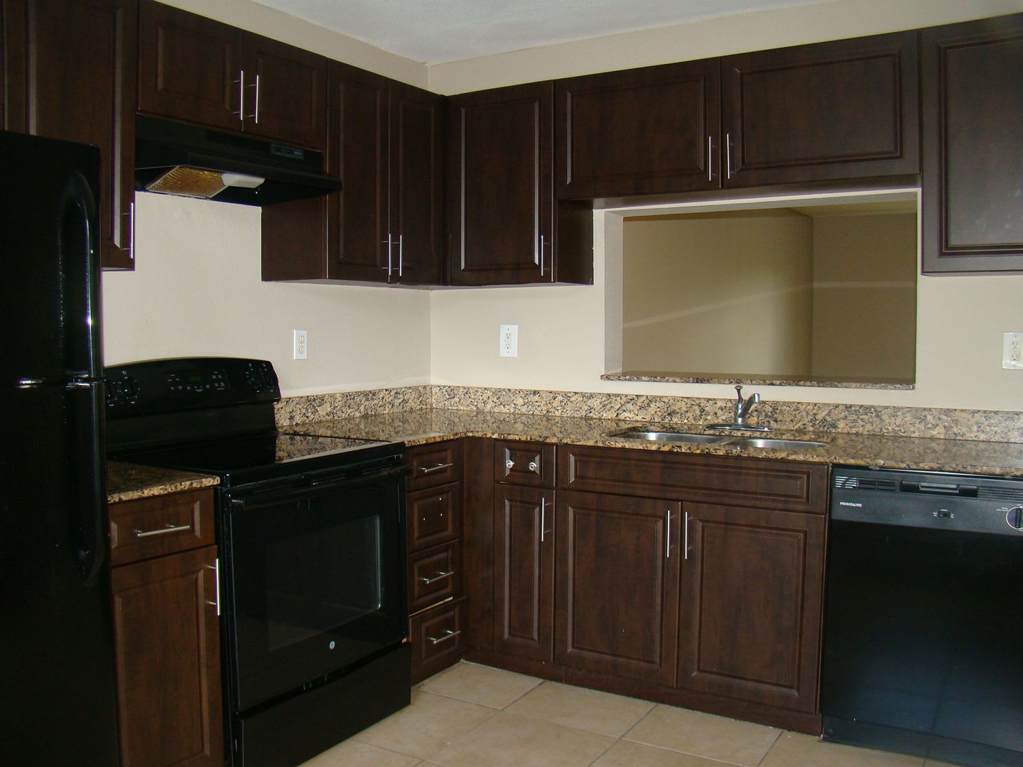 Free Rent Offer Available On Select Units – photo 2