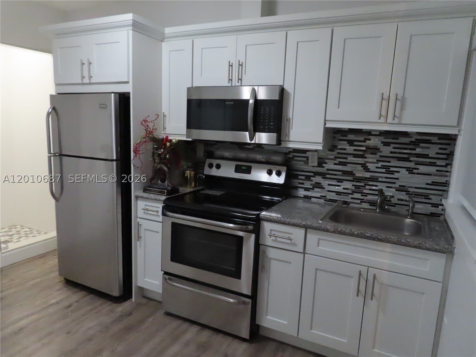 2433 NW 96th St – photo 1