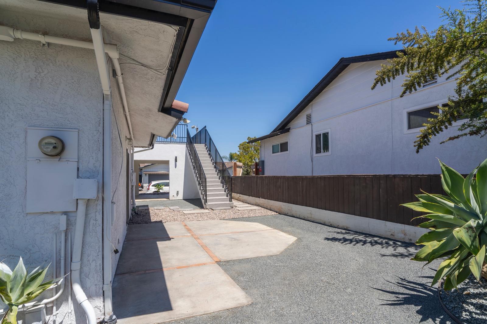 5119 Remington Road – photo 4
