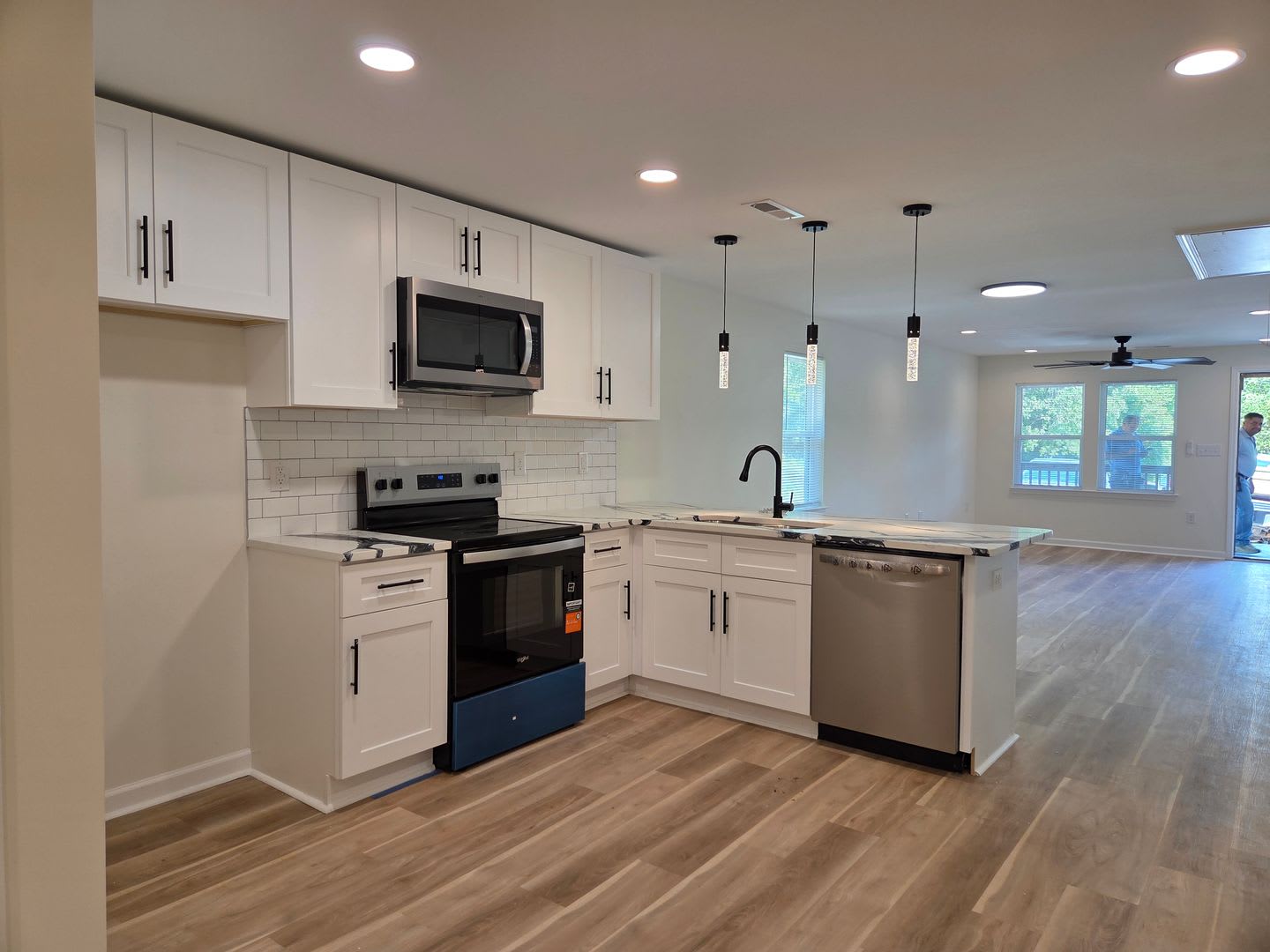 3 bedroom house in Concord – photo 4