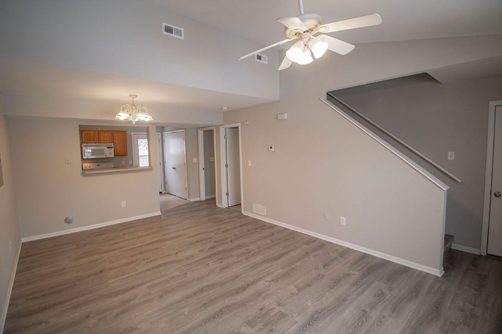 Large 4 bedroom Duplex – photo 4