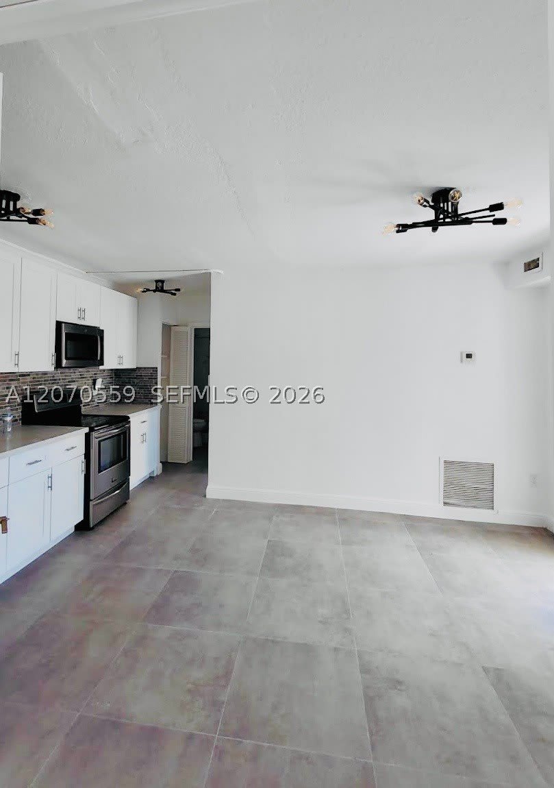 308 NW 2nd Ave – photo 2