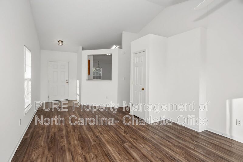 2910 Bridgeville Lane – photo 5
