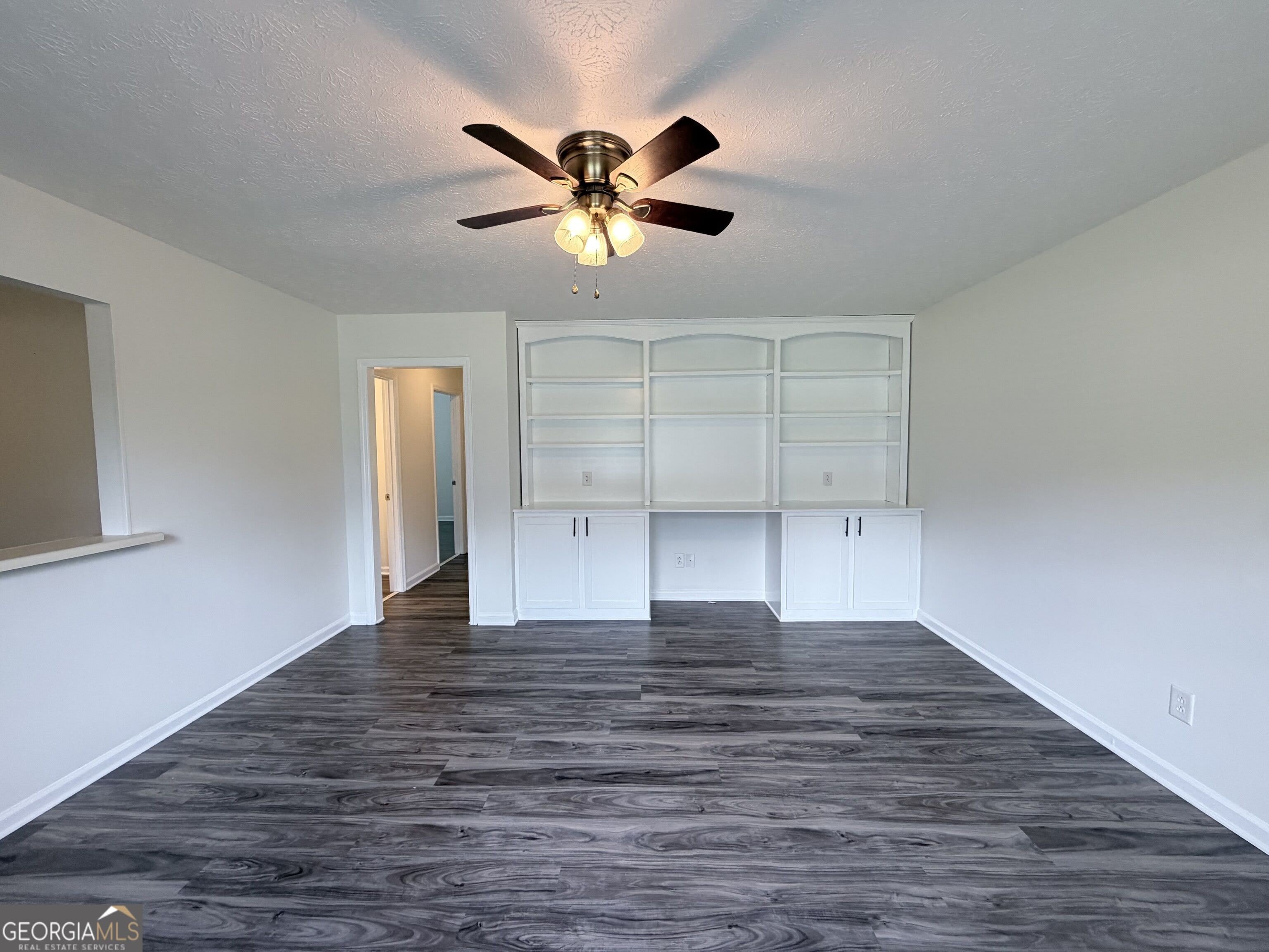 212 E Paces Drive – photo 2