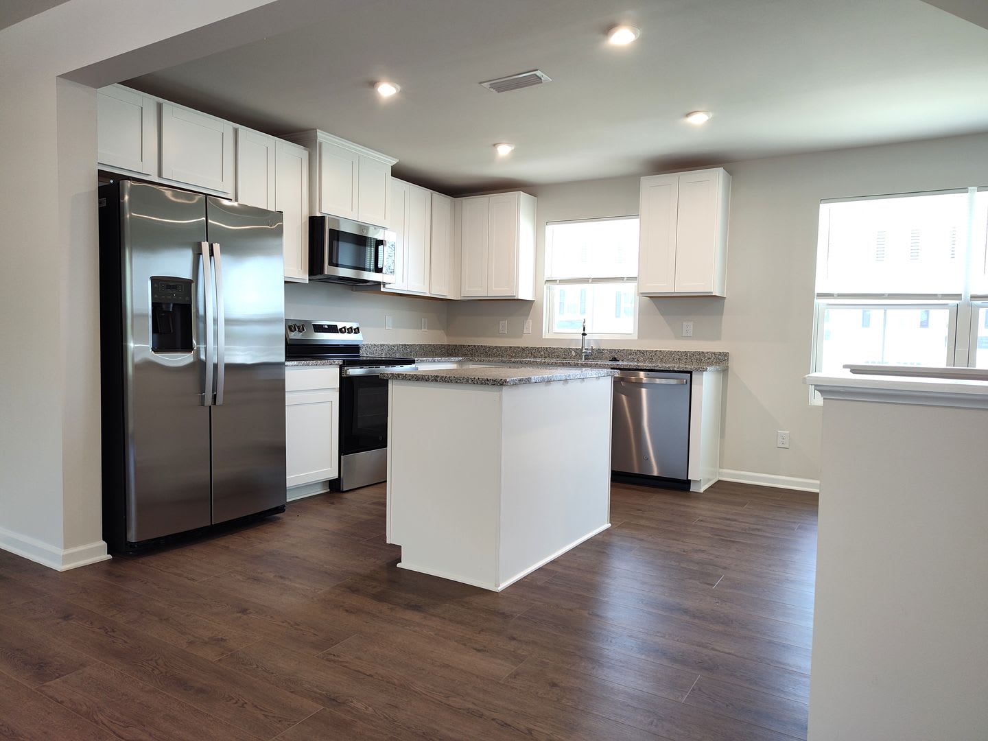 Pristine townhome located in the Cherry Grove Community in Kannapolis NC! – photo 3