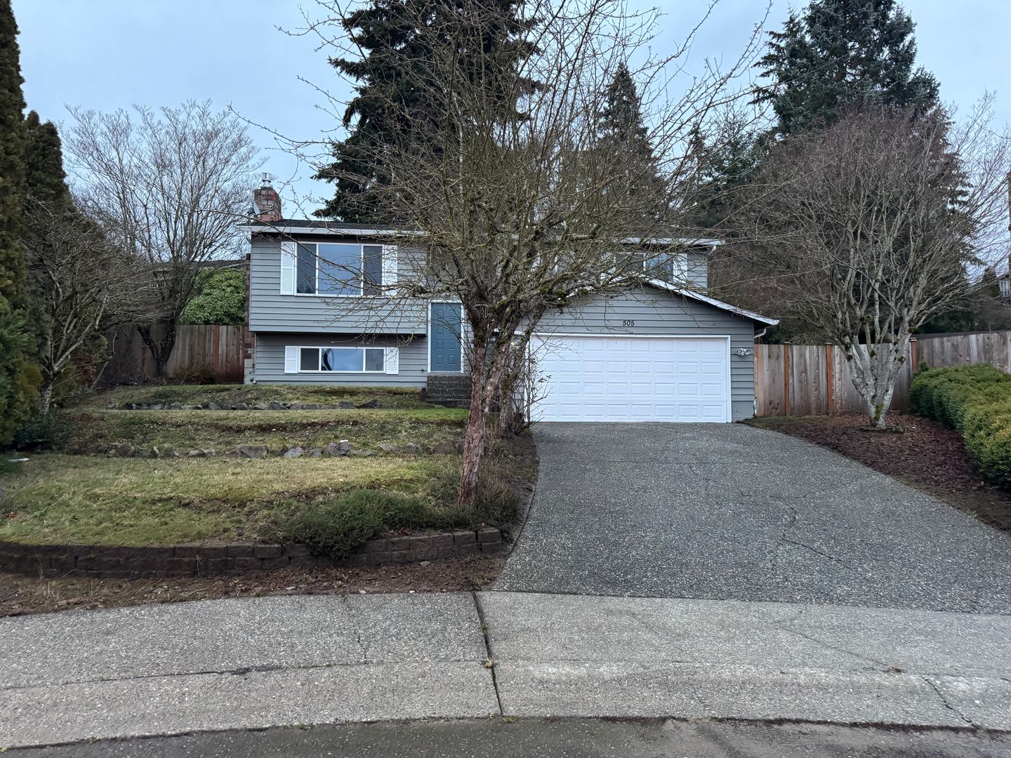 Large 4 bedroom home near Boeing – photo 1