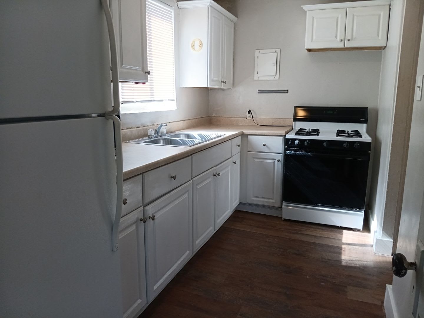 2-bedroom, 1-bathroom home located in the vibrant city of Albuquerque – photo 5