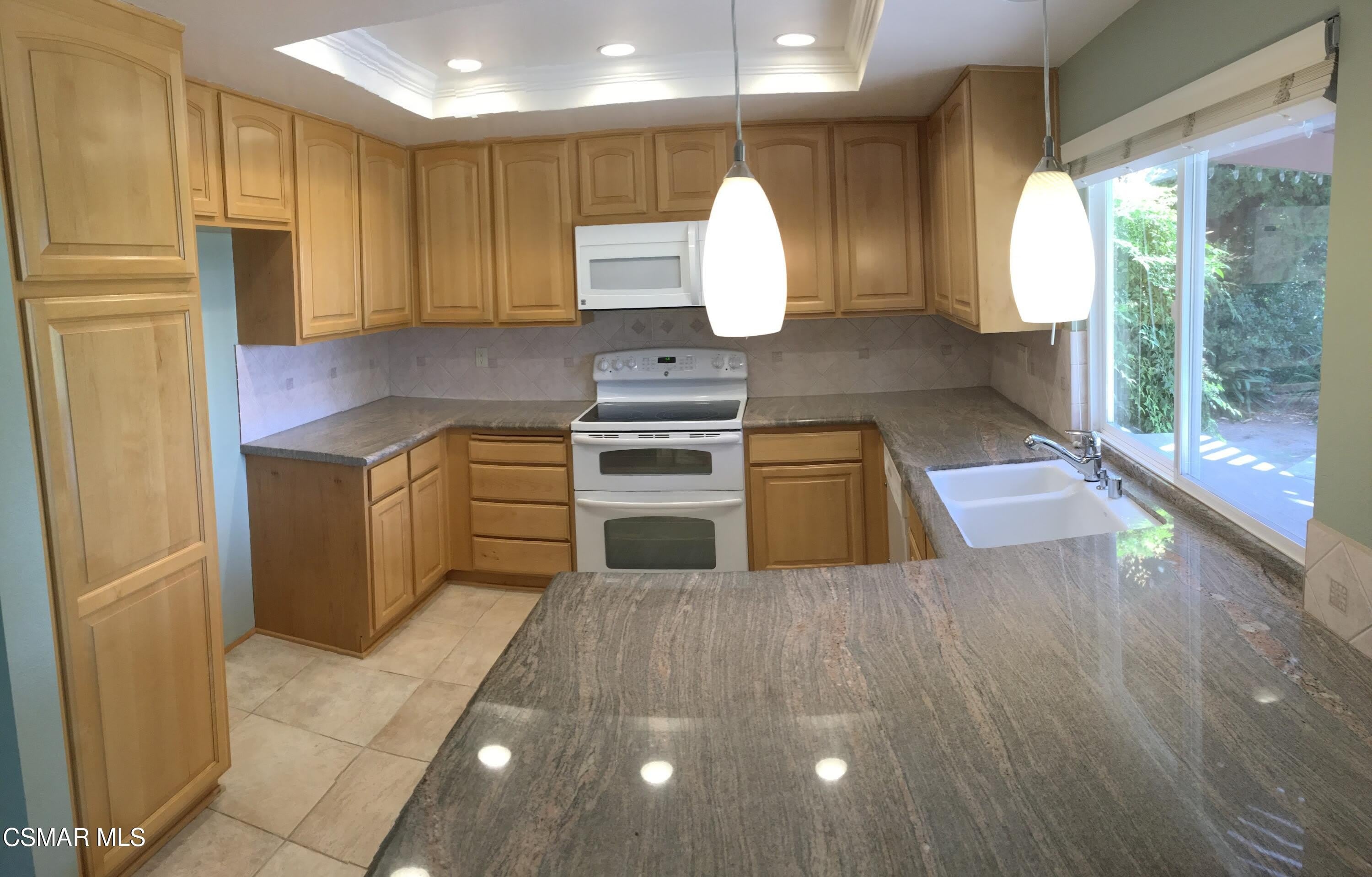 1774 Alderwood Place – photo 4