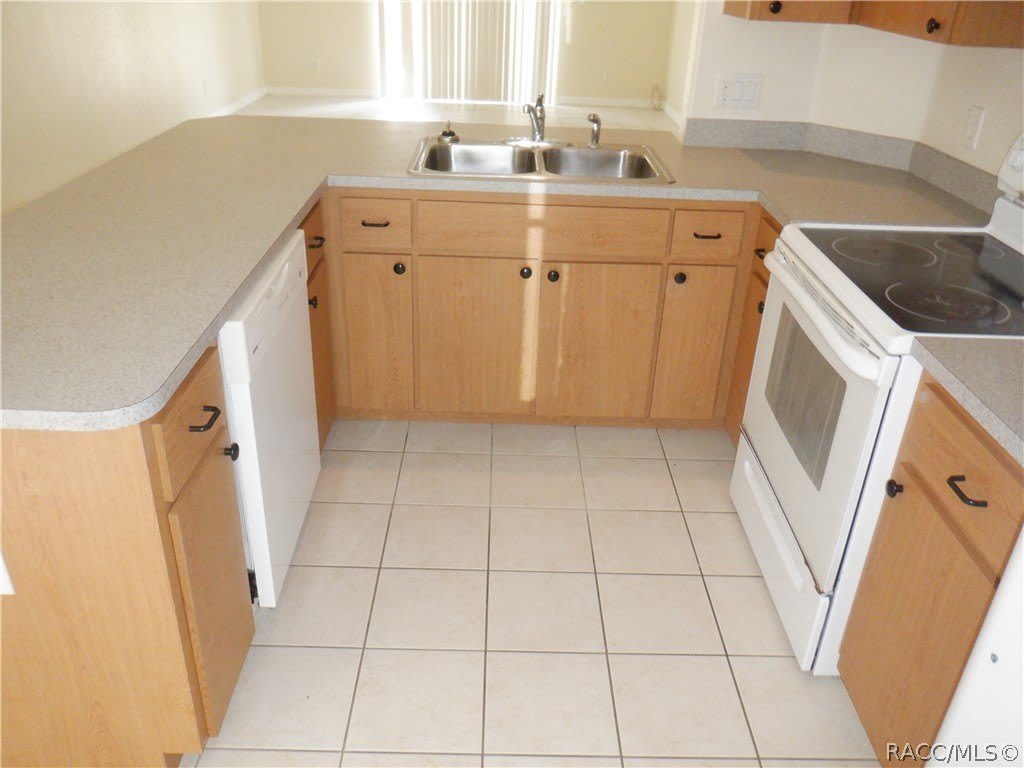 2004 Silverwood Street – photo 2