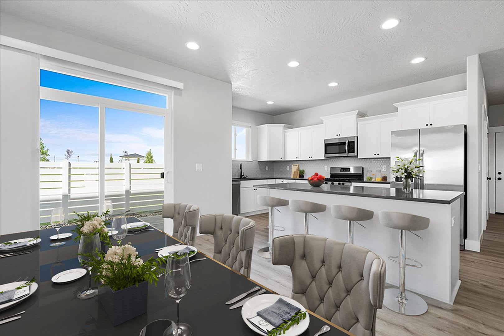 5-bedroom, 3-bedroom single family home! – photo 2