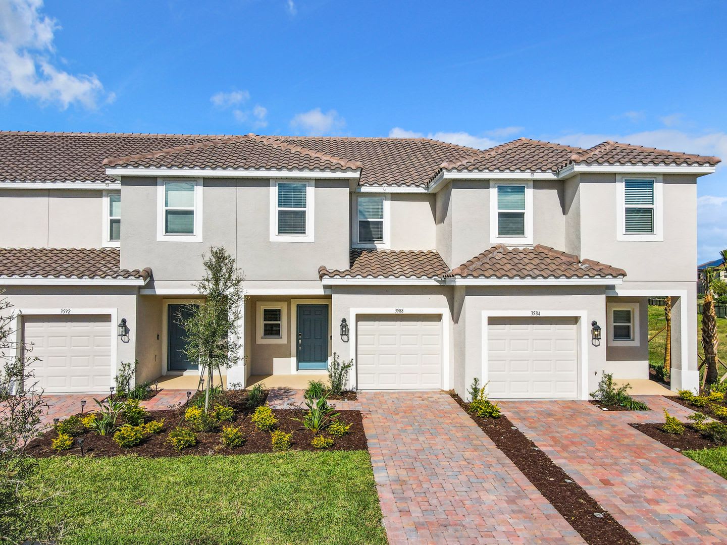 Available Now 3 2 5 Townhome For Rent In Bellalago – photo 2