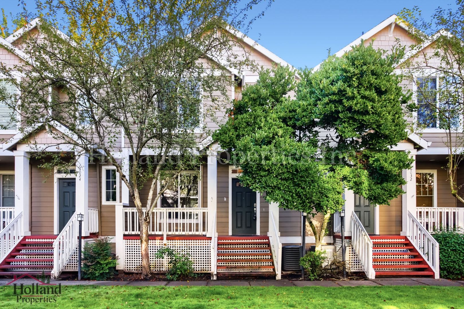 Beautiful 3-Bedroom Home with Bonus Room, Fireplace & Scenic Green Space Views! – photo 1