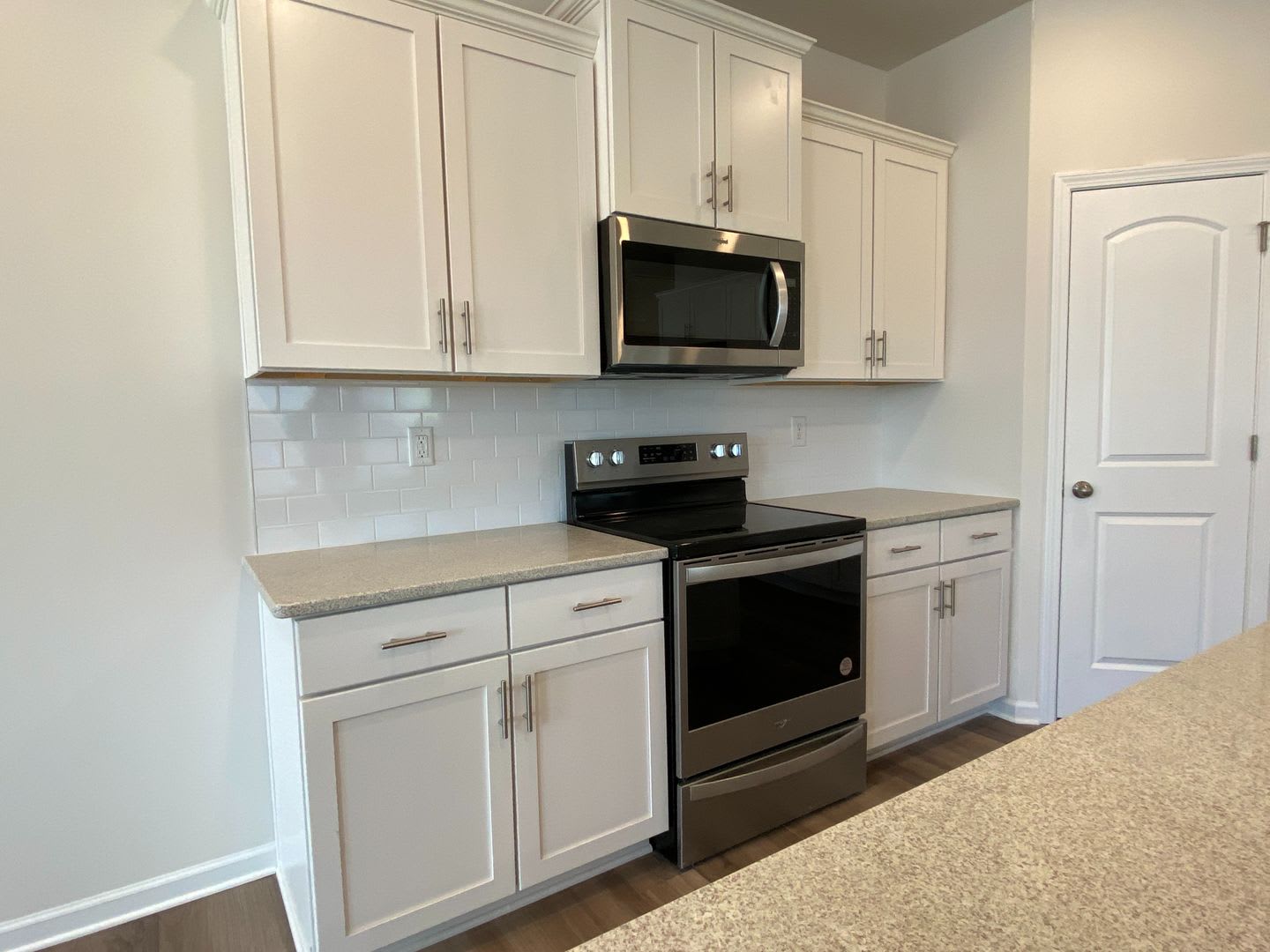 Room In 4 Bedroom Home At Planters Trace Ln – photo 2