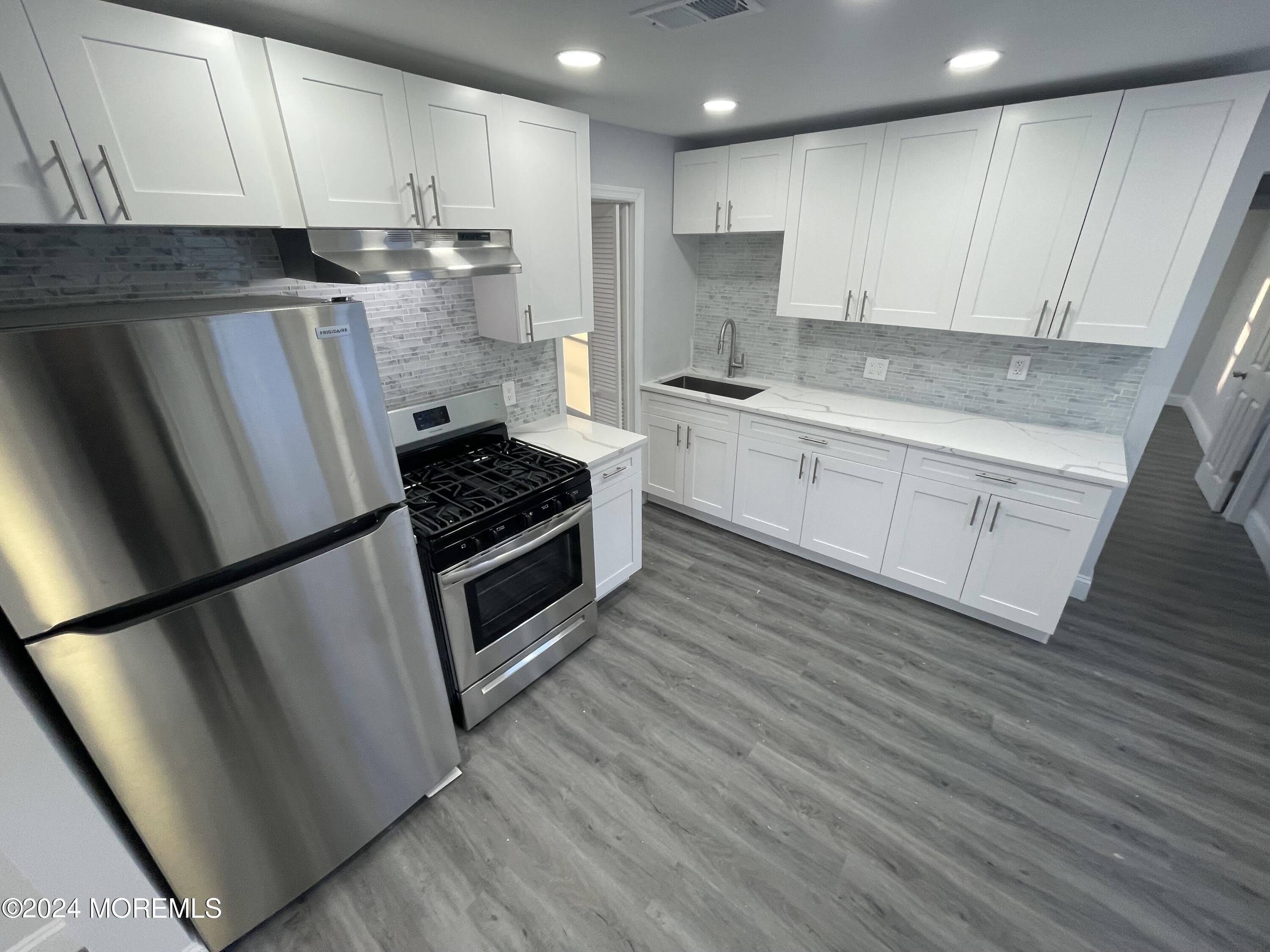 1257 Washington Avenue – photo 1