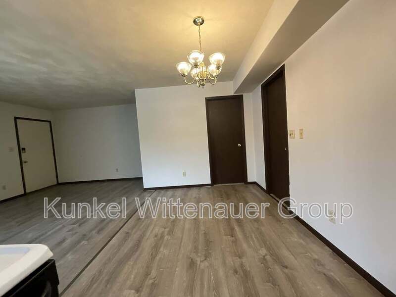 9519 West Main Street – photo 4