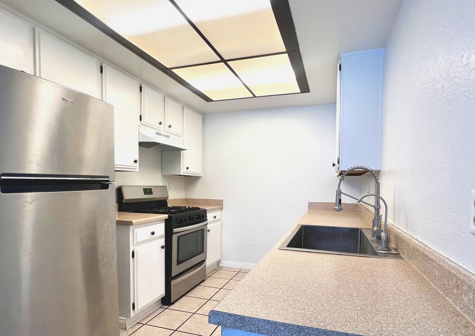 Spacious 2-Bedroom, 1.5-Bath Townhome – photo 4