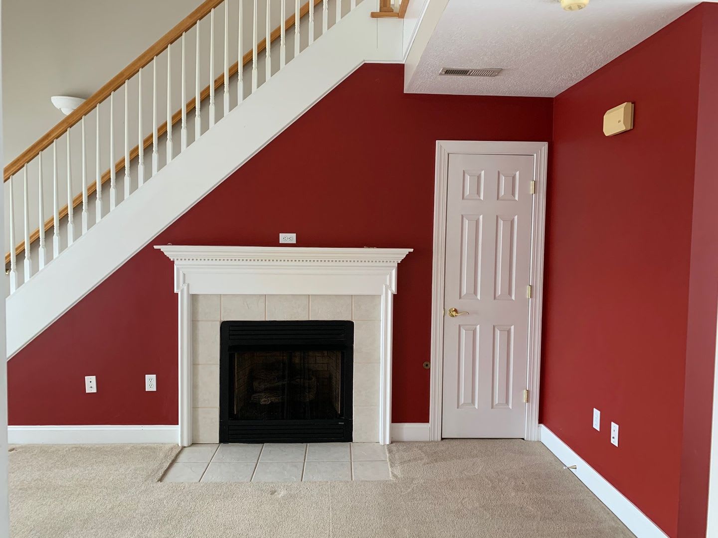 3 Bedroom 2.5 Bath End Unit Townhouse – photo 2