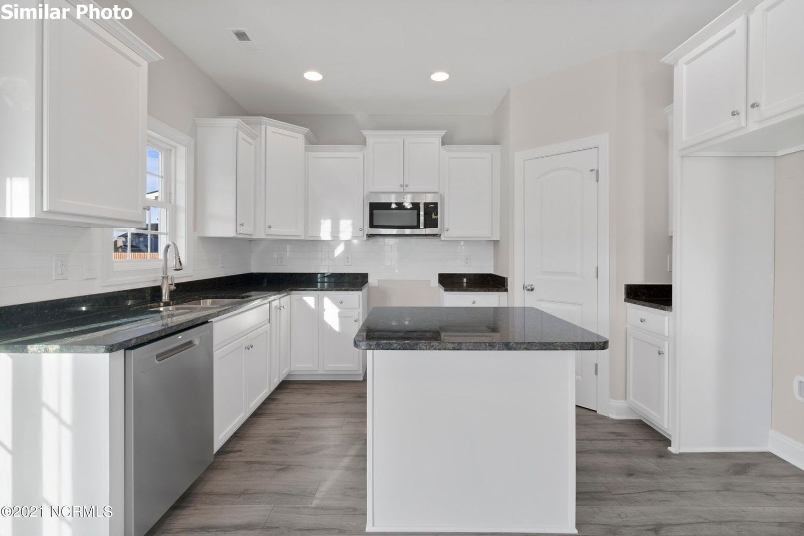 4 Bedroom with flex space – photo 3