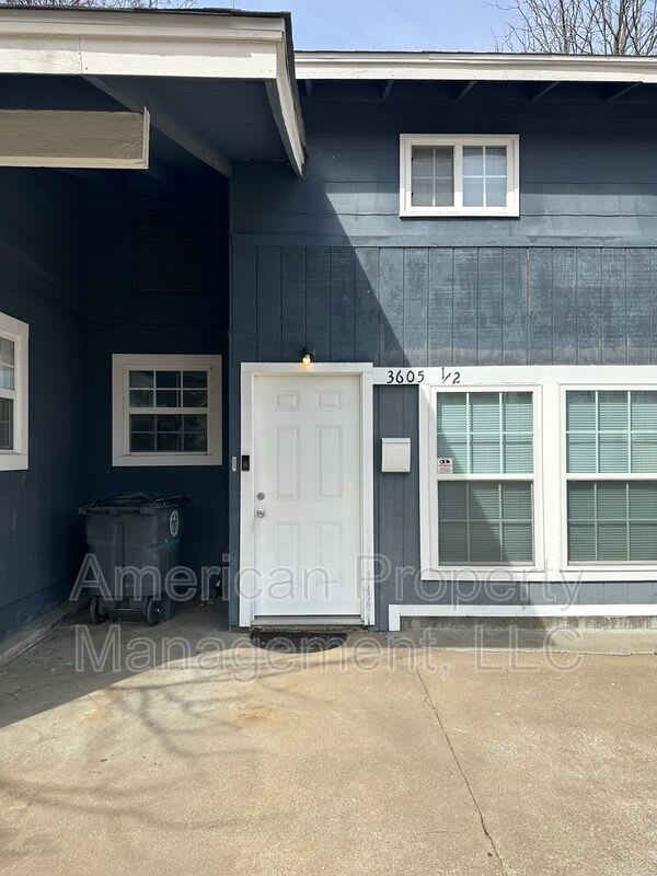 3605 1/2 E 16th St – photo 2