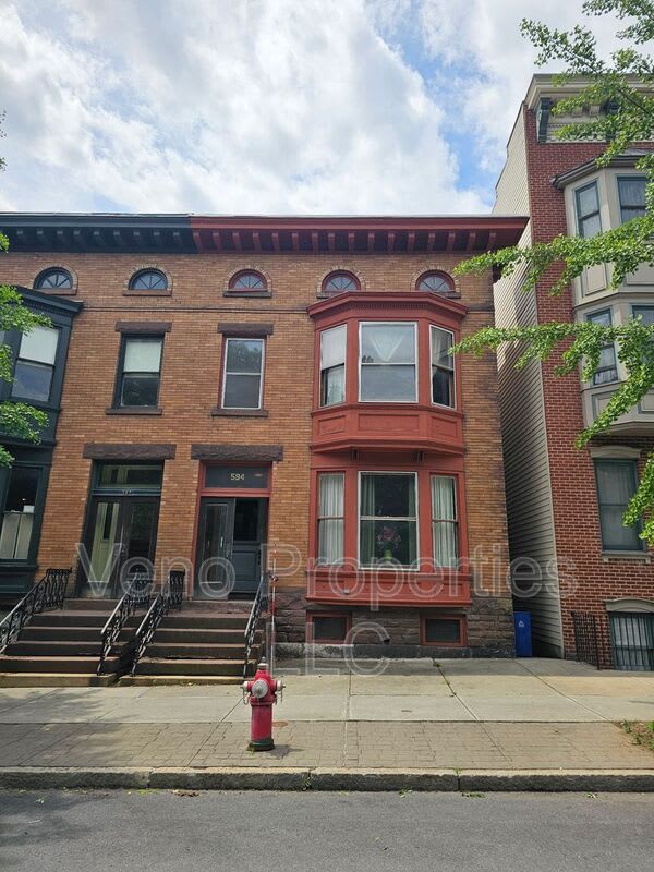 594 Madison Ave – photo 1