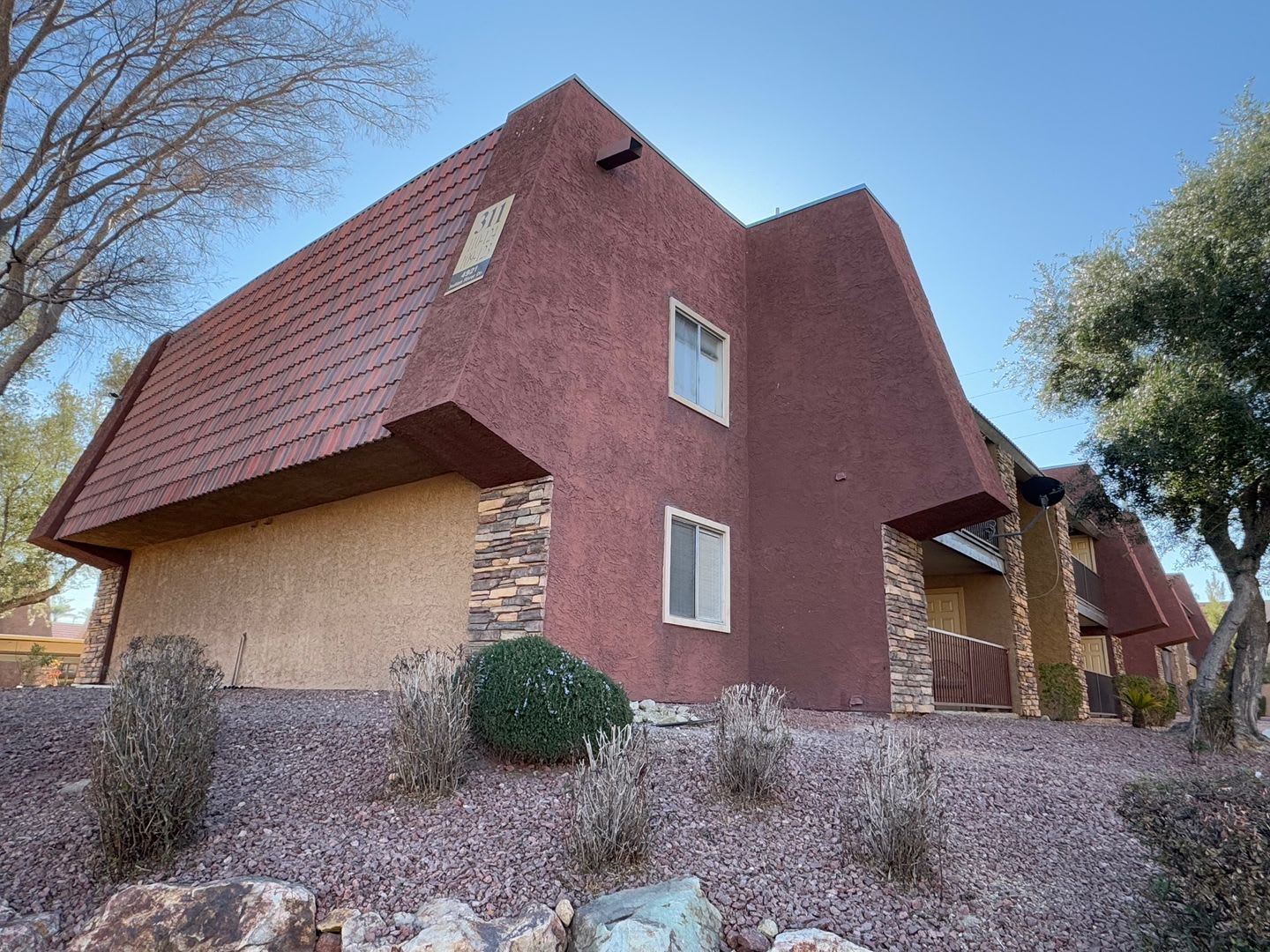 Charming 1-Bedroom Condo with Private Patio – photo 1