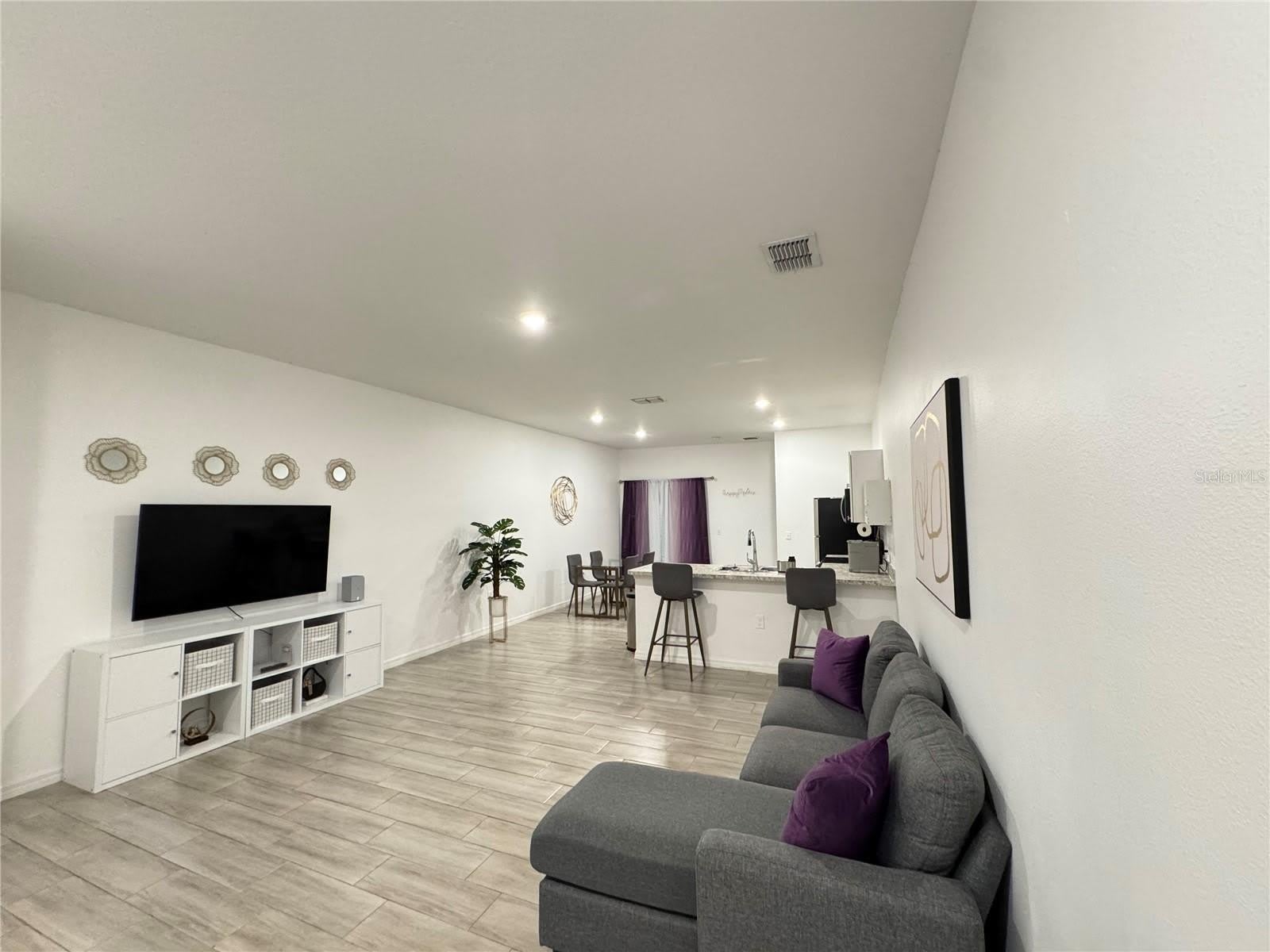 699 W KALEY Street – photo 2