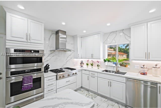 1400 NE 103rd St – photo 2