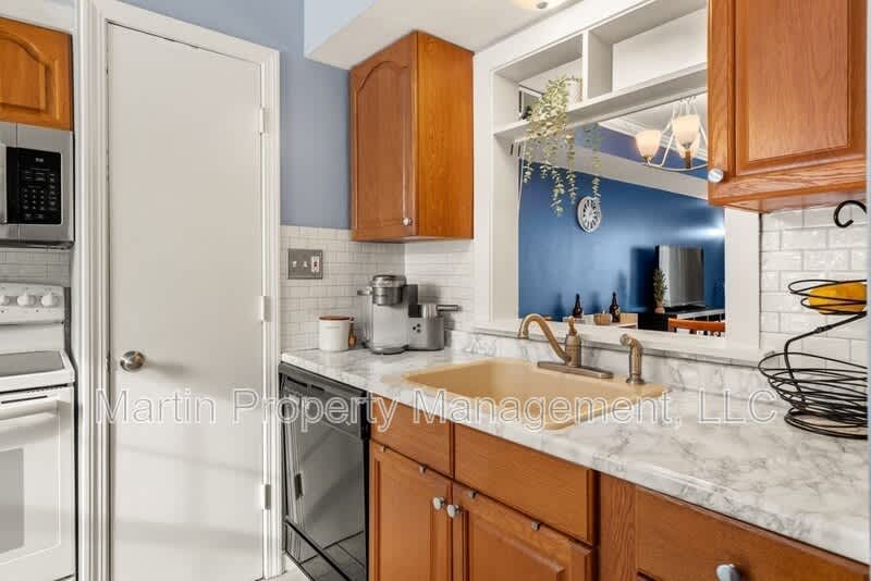 1107 Windsor Drive – photo 2