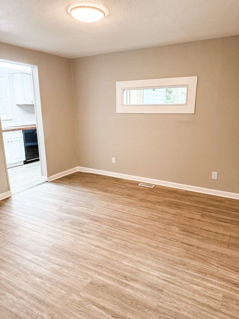 Charming 2 bedroom, 1 bathroom home located in the heart of East Knoxville – photo 4