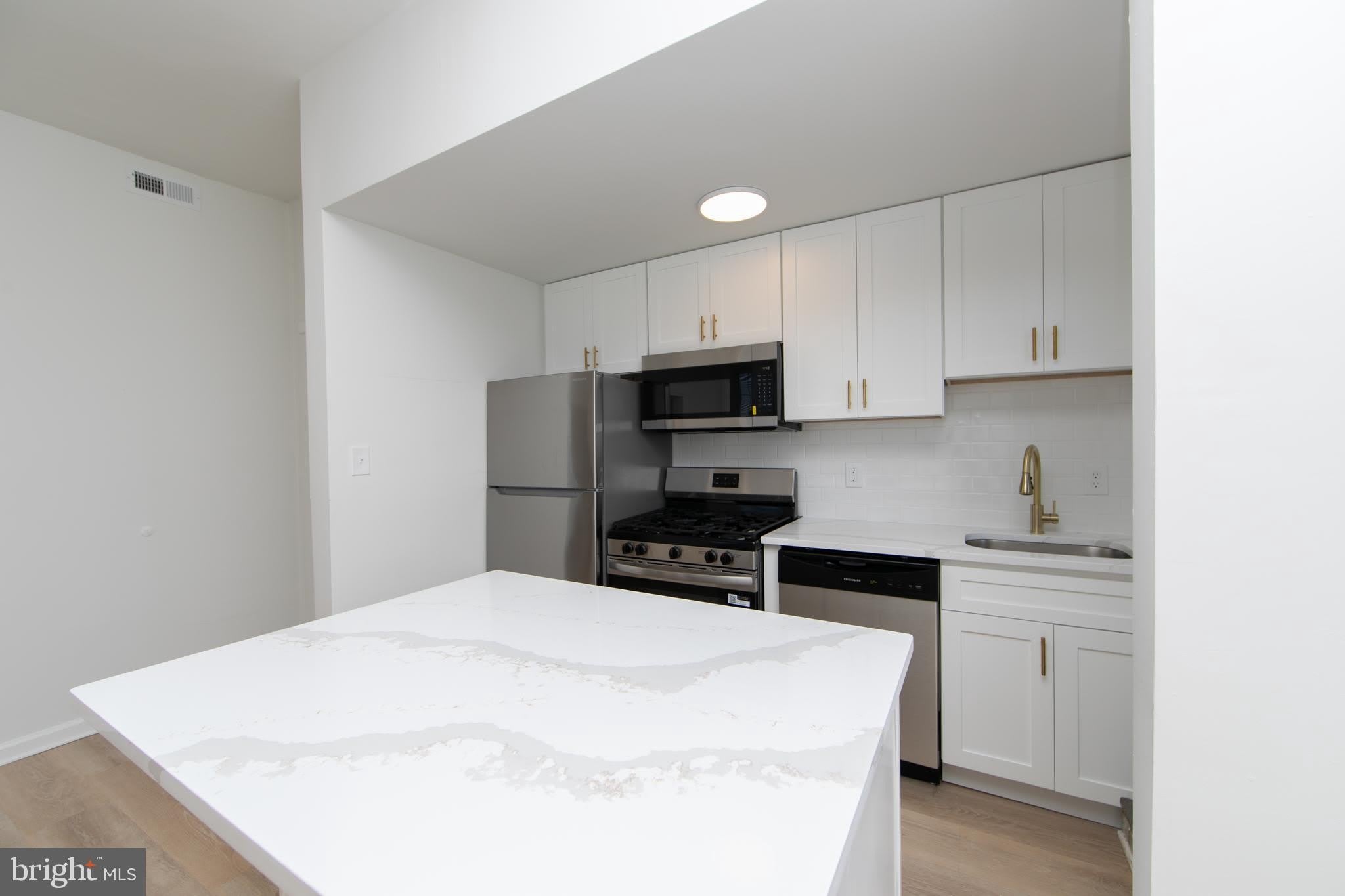 9 E Holly Avenue – photo 5
