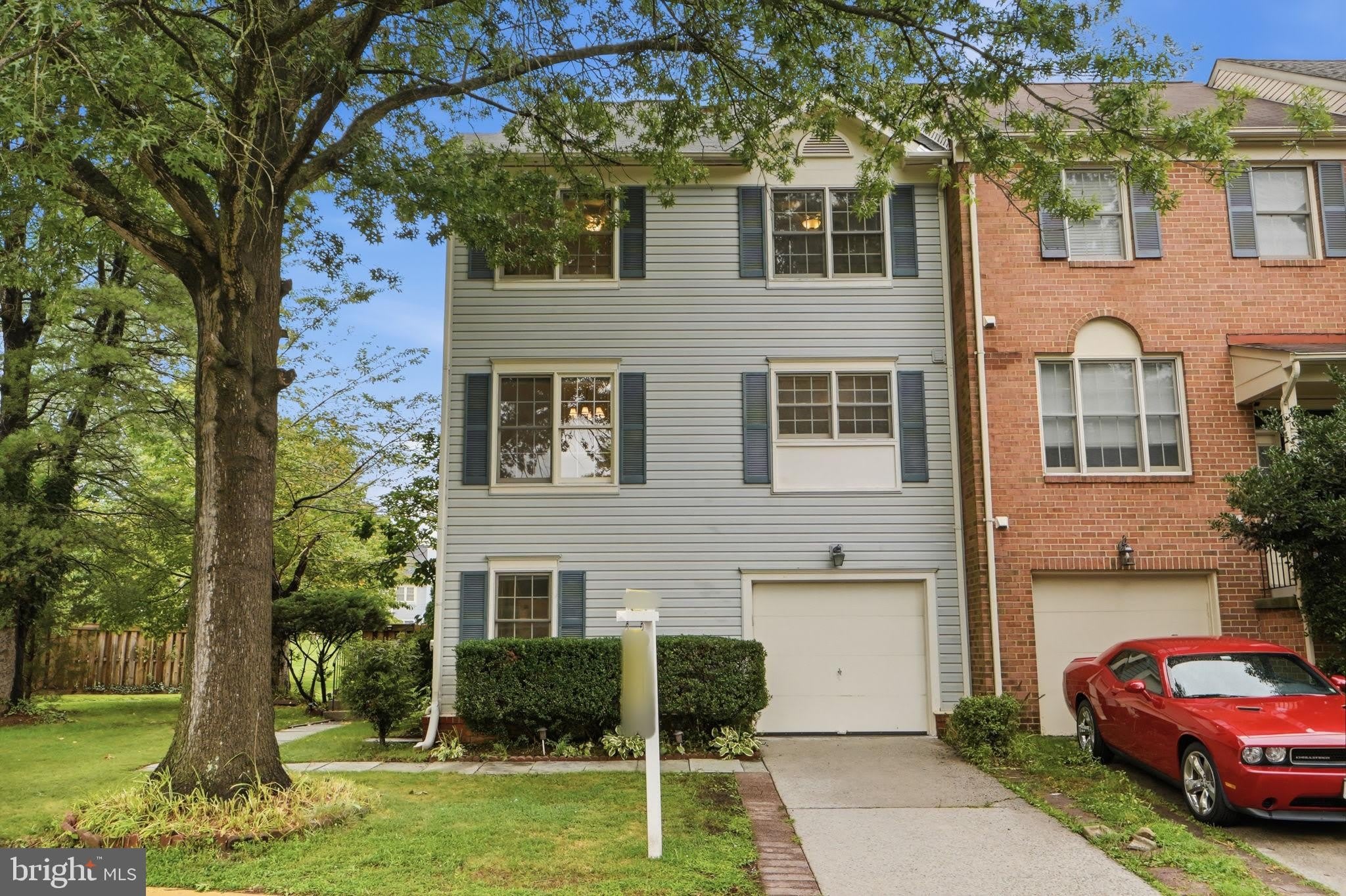 8715 DELCRIS Drive – photo 2