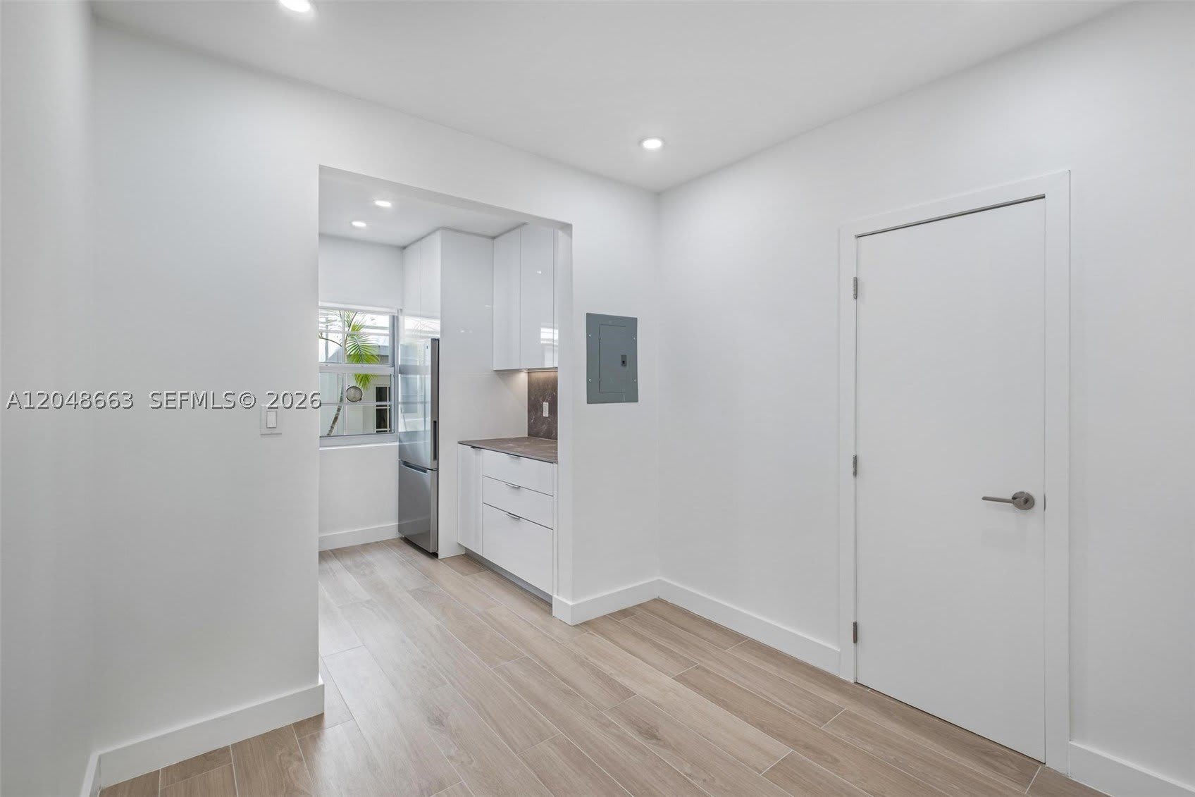 1610 Michigan Ave – photo 3
