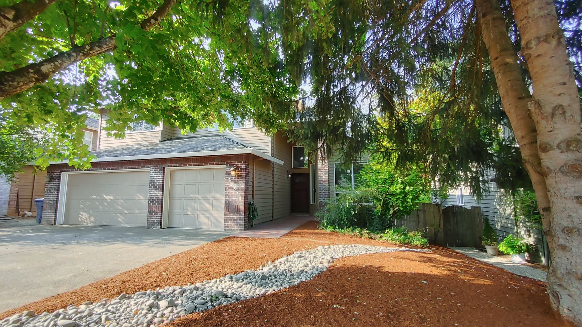 Coming Soon This Tastefully Updated 5 Bedroom Home Located In The Sought After Landover Neighborhood In Wilsonville Is A Must See – photo 3