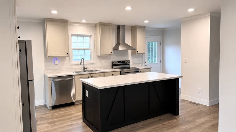 209 King Street – photo 1