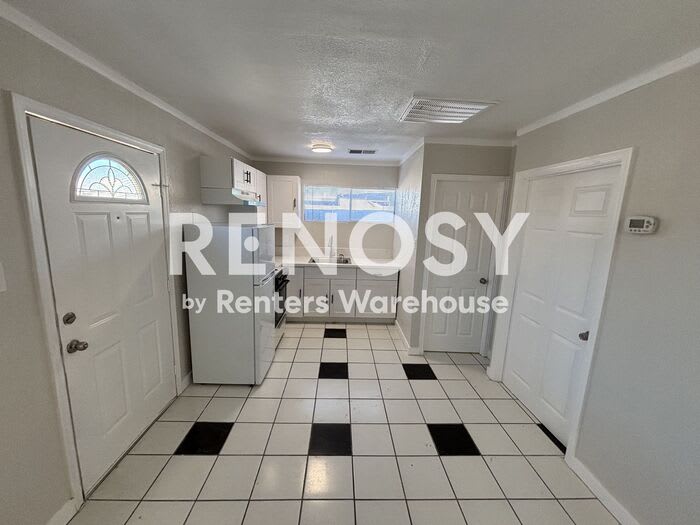 2818 West Heatherbrae Drive – photo 1