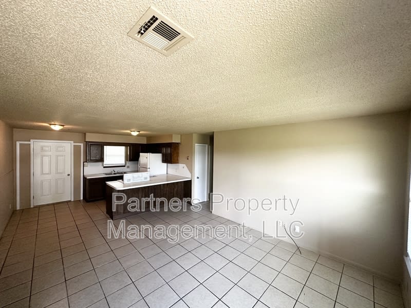 111 Pine Avenue – photo 3