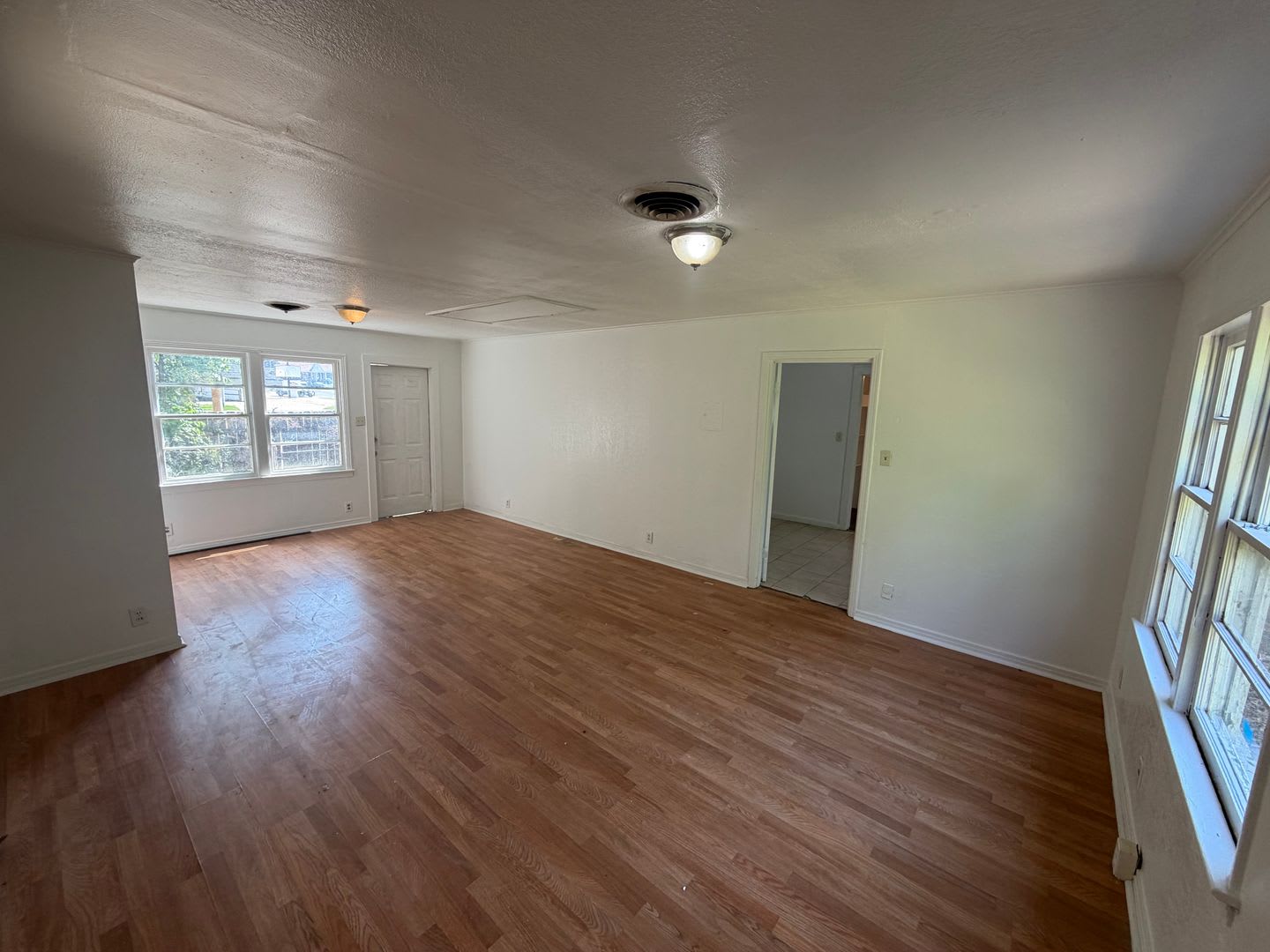 Cute Two Bedroom Home – photo 4
